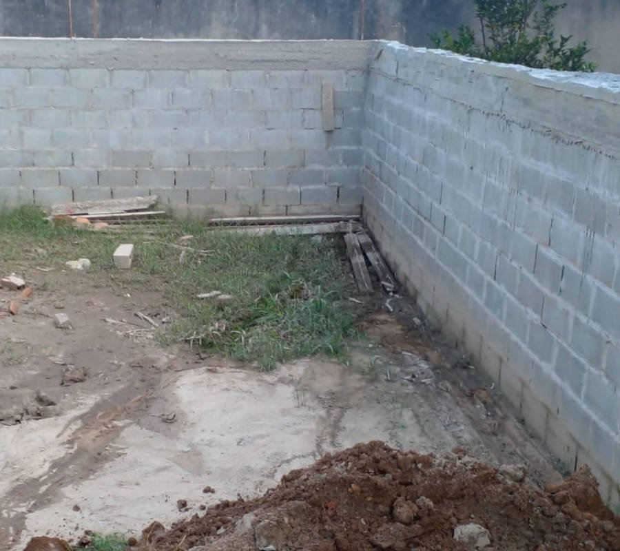 Terreno com muro em bloco