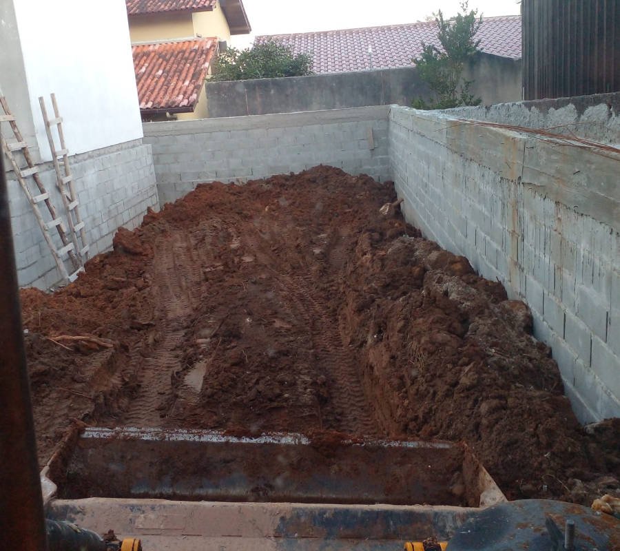 Nivelamento de terreno residencial