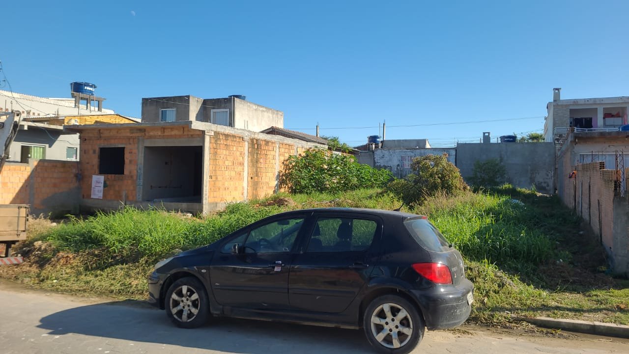 Terreno e obra em São José, Santa Catarina