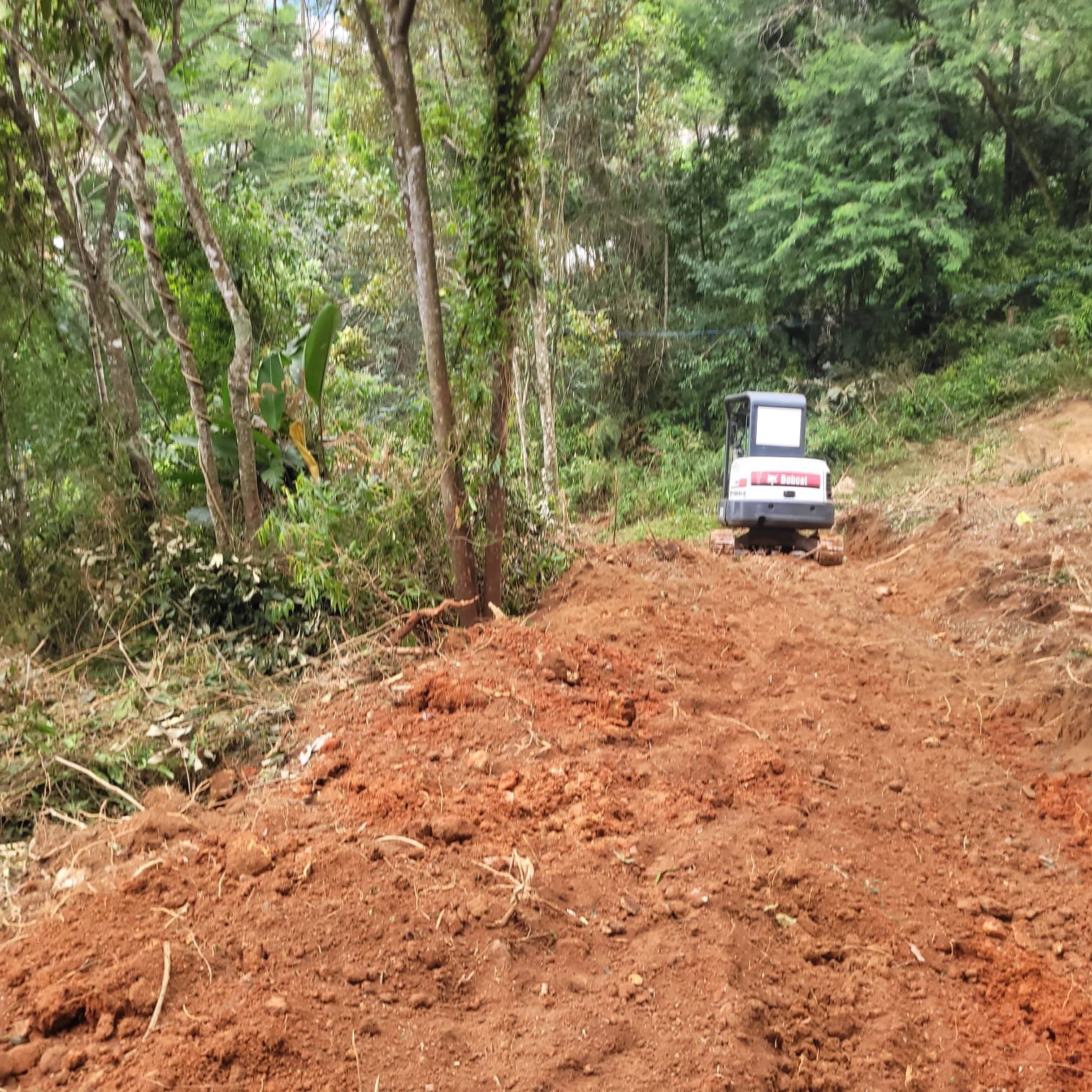 Máquina de terraplanagem em operação
